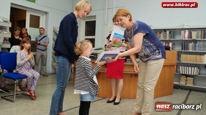Zdjęcie w galerii na portalu naszraciborz.pl: Finał konkursu na ekobiżuterię w bibliotece  wiadomości z regionu