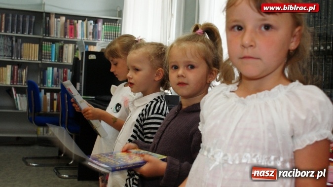 Zdjęcie w galerii na portalu naszraciborz.pl: Finał konkursu na ekobiżuterię w bibliotece  wiadomości z regionu