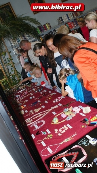 Zdjęcie w galerii na portalu naszraciborz.pl: Finał konkursu na ekobiżuterię w bibliotece  wiadomości z regionu