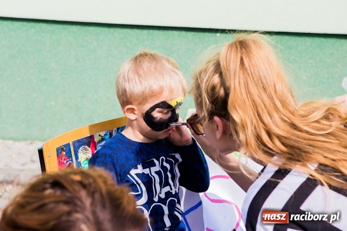Zdjęcie w galerii na portalu naszraciborz.pl: Festyn rodzinny w Szkole Podstawowej nr 13 wiadomości z regionu