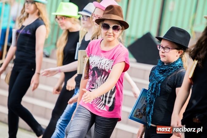 Zdjęcie w galerii na portalu naszraciborz.pl: Festyn rodzinny w Szkole Podstawowej nr 13 wiadomości z regionu