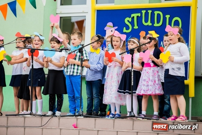 Zdjęcie w galerii na portalu naszraciborz.pl: Festyn rodzinny w Szkole Podstawowej nr 13 wiadomości z regionu