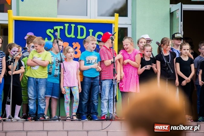 Zdjęcie w galerii na portalu naszraciborz.pl: Festyn rodzinny w Szkole Podstawowej nr 13 wiadomości z regionu