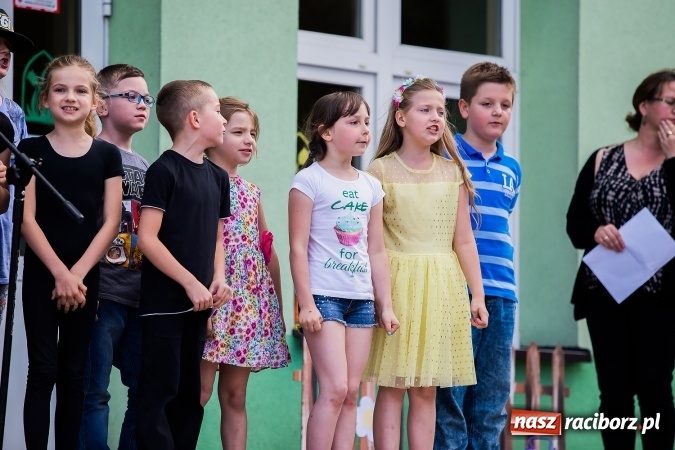 Zdjęcie w galerii na portalu naszraciborz.pl: Festyn rodzinny w Szkole Podstawowej nr 13 wiadomości z regionu