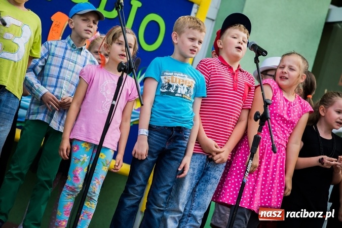 Zdjęcie w galerii na portalu naszraciborz.pl: Festyn rodzinny w Szkole Podstawowej nr 13 wiadomości z regionu
