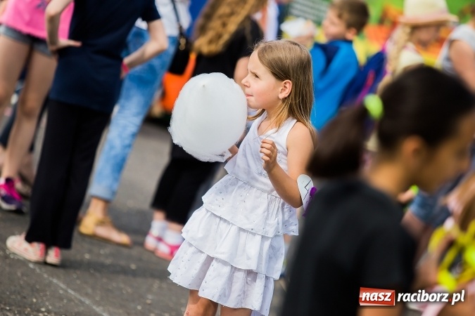 Zdjęcie w galerii na portalu naszraciborz.pl: Festyn rodzinny w Szkole Podstawowej nr 13 wiadomości z regionu