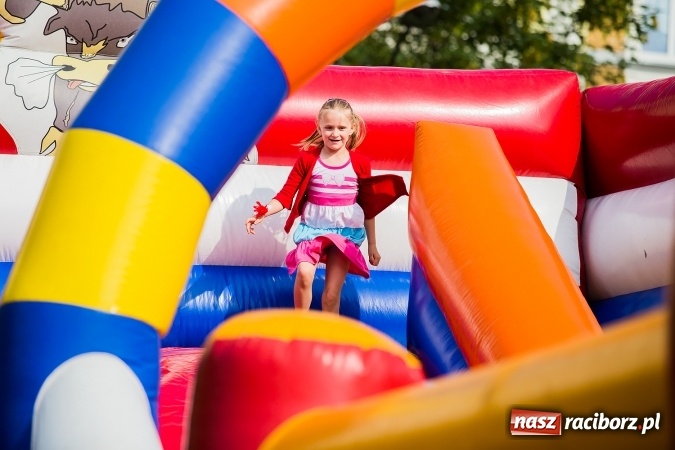 Zdjęcie w galerii na portalu naszraciborz.pl: Festyn rodzinny w Szkole Podstawowej nr 13 wiadomości z regionu