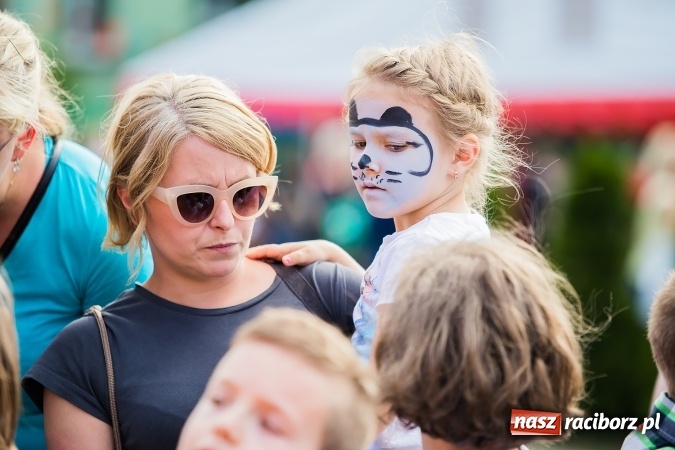 Zdjęcie w galerii na portalu naszraciborz.pl: Festyn rodzinny w Szkole Podstawowej nr 13 wiadomości z regionu