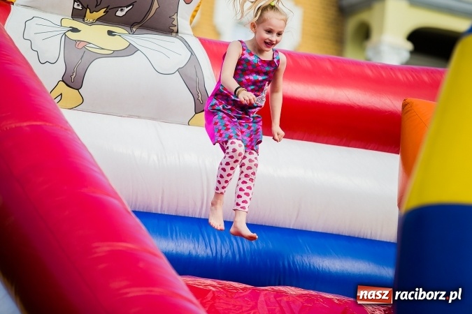 Zdjęcie w galerii na portalu naszraciborz.pl: Festyn rodzinny w Szkole Podstawowej nr 13 wiadomości z regionu