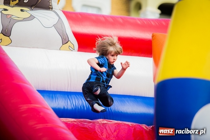 Zdjęcie w galerii na portalu naszraciborz.pl: Festyn rodzinny w Szkole Podstawowej nr 13 wiadomości z regionu
