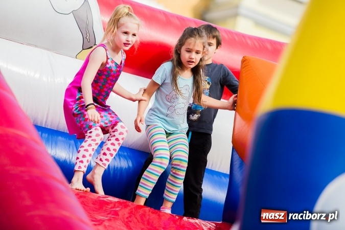 Zdjęcie w galerii na portalu naszraciborz.pl: Festyn rodzinny w Szkole Podstawowej nr 13 wiadomości z regionu