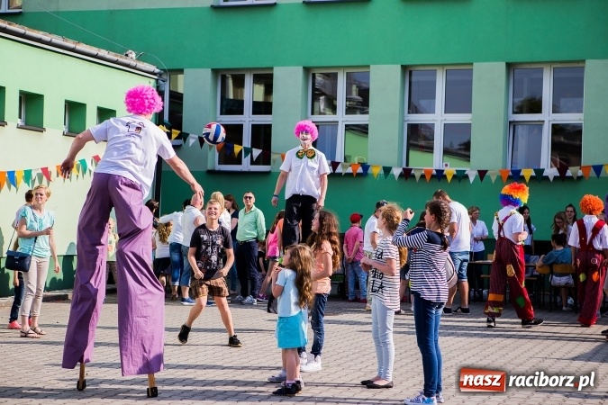 Zdjęcie w galerii na portalu naszraciborz.pl: Festyn rodzinny w Szkole Podstawowej nr 13 wiadomości z regionu
