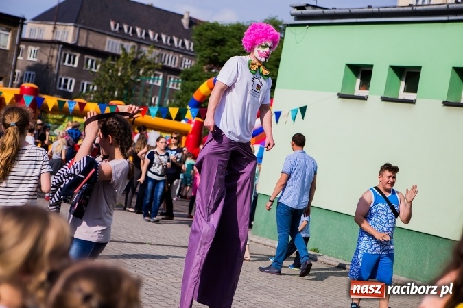 Zdjęcie w galerii na portalu naszraciborz.pl: Festyn rodzinny w Szkole Podstawowej nr 13 wiadomości z regionu