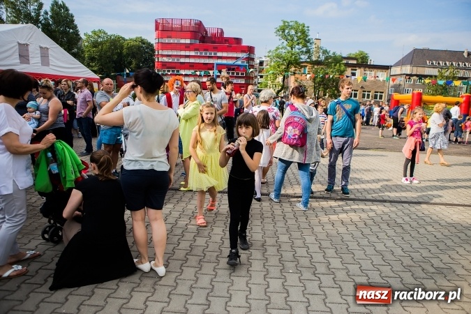Zdjęcie w galerii na portalu naszraciborz.pl: Festyn rodzinny w Szkole Podstawowej nr 13 wiadomości z regionu