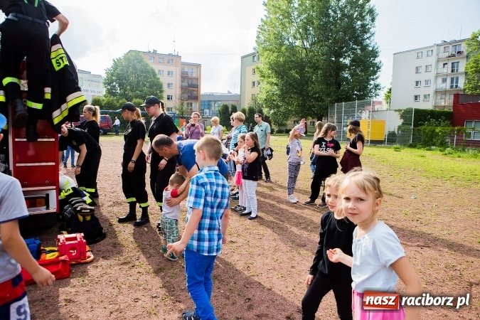 Zdjęcie w galerii na portalu naszraciborz.pl: Festyn rodzinny w Szkole Podstawowej nr 13 wiadomości z regionu