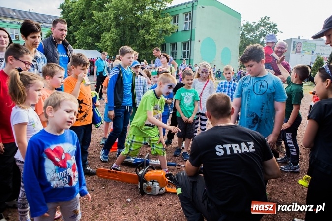 Zdjęcie w galerii na portalu naszraciborz.pl: Festyn rodzinny w Szkole Podstawowej nr 13 wiadomości z regionu