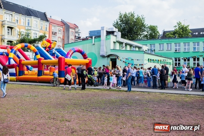 Zdjęcie w galerii na portalu naszraciborz.pl: Festyn rodzinny w Szkole Podstawowej nr 13 wiadomości z regionu