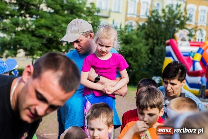 Zdjęcie w galerii na portalu naszraciborz.pl: Festyn rodzinny w Szkole Podstawowej nr 13 wiadomości z regionu