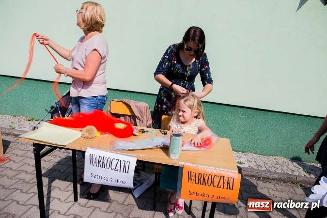 Zdjęcie w galerii na portalu naszraciborz.pl: Festyn rodzinny w Szkole Podstawowej nr 13 wiadomości z regionu