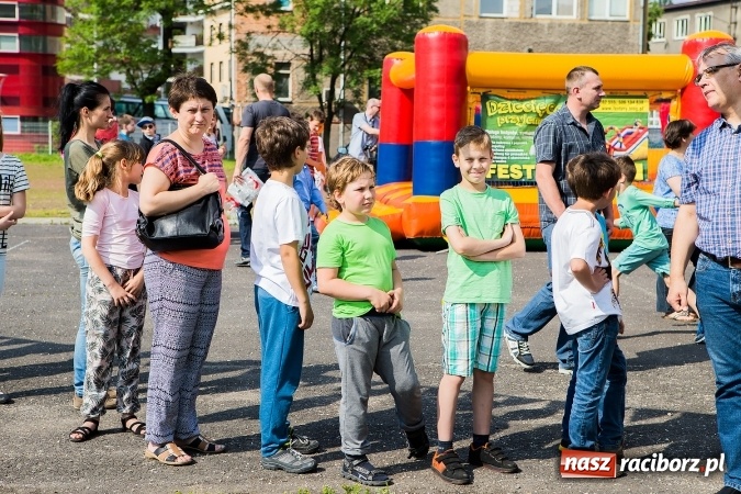 Zdjęcie w galerii na portalu naszraciborz.pl: Festyn rodzinny w Szkole Podstawowej nr 13 wiadomości z regionu