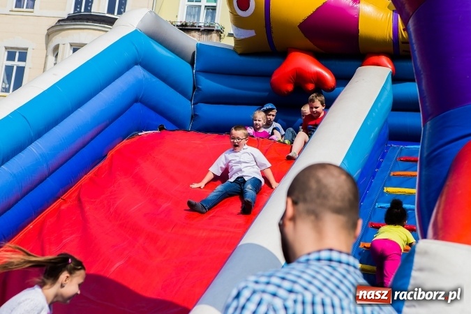 Zdjęcie w galerii na portalu naszraciborz.pl: Festyn rodzinny w Szkole Podstawowej nr 13 wiadomości z regionu