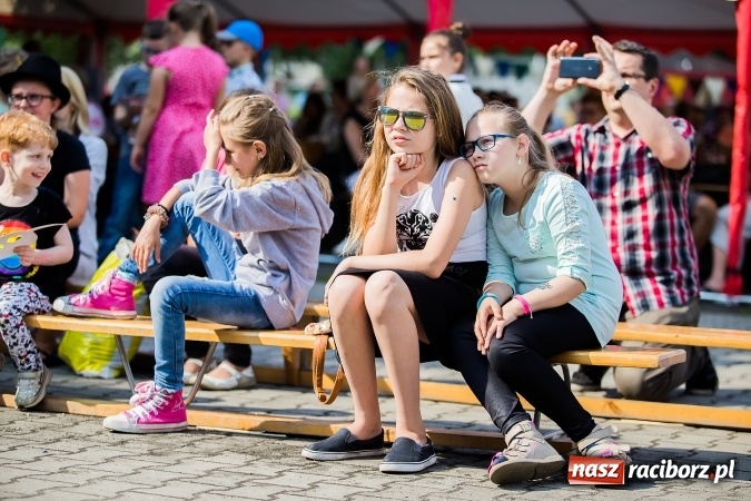 Zdjęcie w galerii na portalu naszraciborz.pl: Festyn rodzinny w Szkole Podstawowej nr 13 wiadomości z regionu
