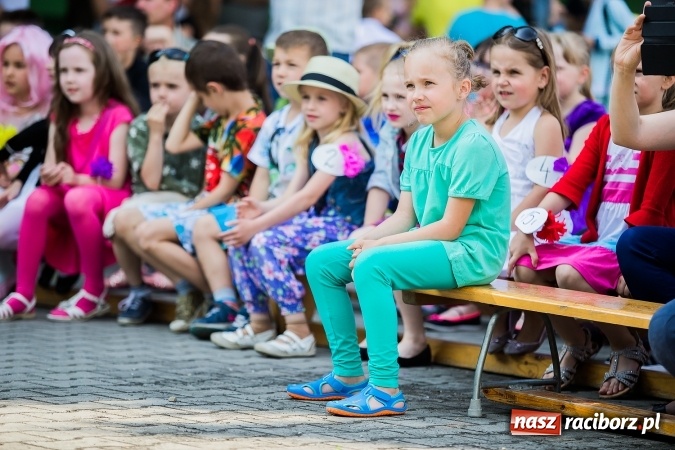 Zdjęcie w galerii na portalu naszraciborz.pl: Festyn rodzinny w Szkole Podstawowej nr 13 wiadomości z regionu