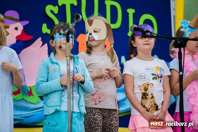 Zdjęcie w galerii na portalu naszraciborz.pl: Festyn rodzinny w Szkole Podstawowej nr 13 wiadomości z regionu