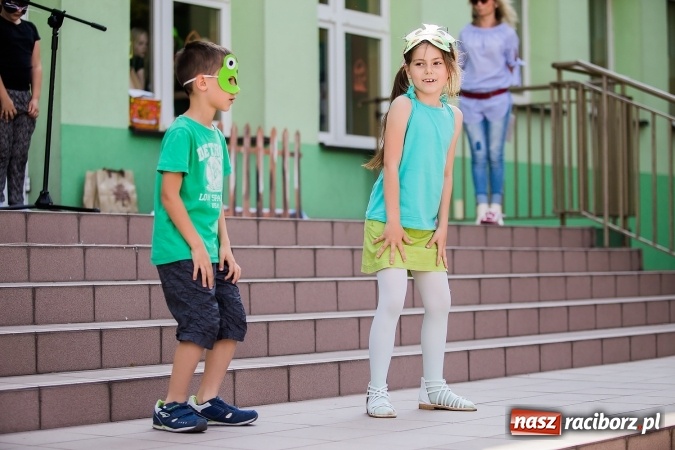Zdjęcie w galerii na portalu naszraciborz.pl: Festyn rodzinny w Szkole Podstawowej nr 13 wiadomości z regionu