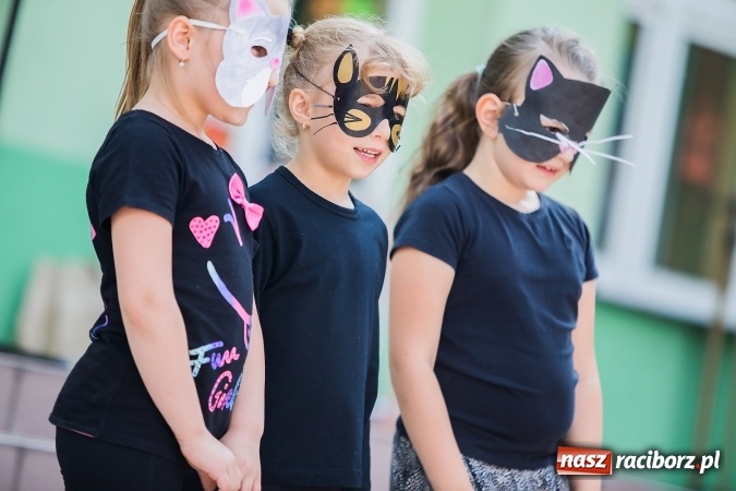 Zdjęcie w galerii na portalu naszraciborz.pl: Festyn rodzinny w Szkole Podstawowej nr 13 wiadomości z regionu