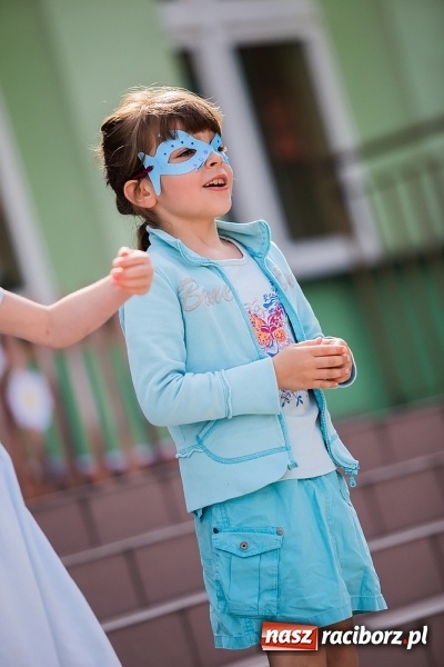 Zdjęcie w galerii na portalu naszraciborz.pl: Festyn rodzinny w Szkole Podstawowej nr 13 wiadomości z regionu