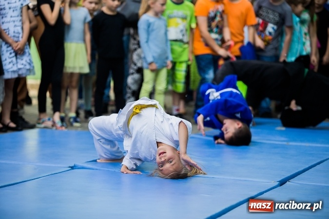 Zdjęcie w galerii na portalu naszraciborz.pl: Festyn rodzinny w Szkole Podstawowej nr 13 wiadomości z regionu