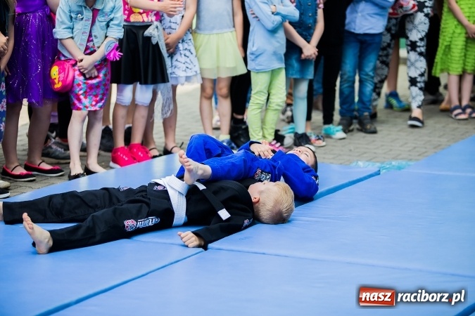 Zdjęcie w galerii na portalu naszraciborz.pl: Festyn rodzinny w Szkole Podstawowej nr 13 wiadomości z regionu