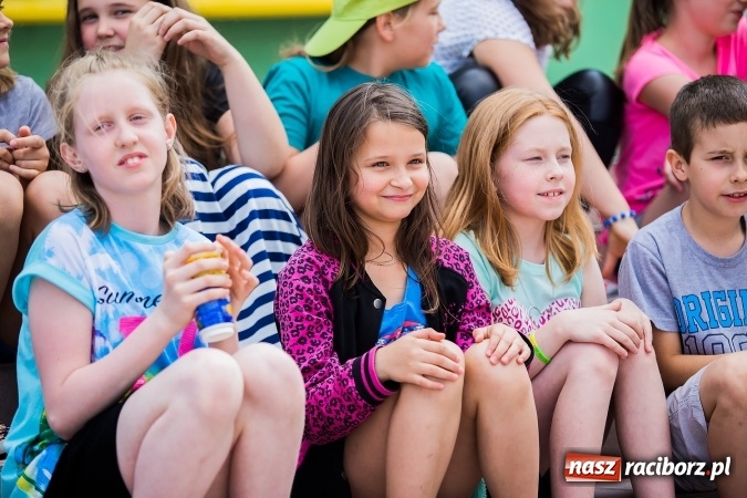 Zdjęcie w galerii na portalu naszraciborz.pl: Festyn rodzinny w Szkole Podstawowej nr 13 wiadomości z regionu