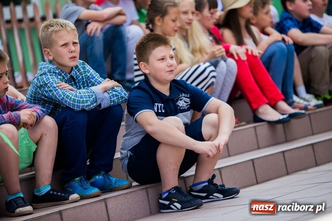 Zdjęcie w galerii na portalu naszraciborz.pl: Festyn rodzinny w Szkole Podstawowej nr 13 wiadomości z regionu