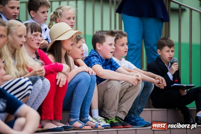 Zdjęcie w galerii na portalu naszraciborz.pl: Festyn rodzinny w Szkole Podstawowej nr 13 wiadomości z regionu