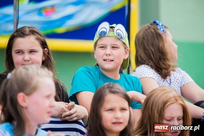 Zdjęcie w galerii na portalu naszraciborz.pl: Festyn rodzinny w Szkole Podstawowej nr 13 wiadomości z regionu