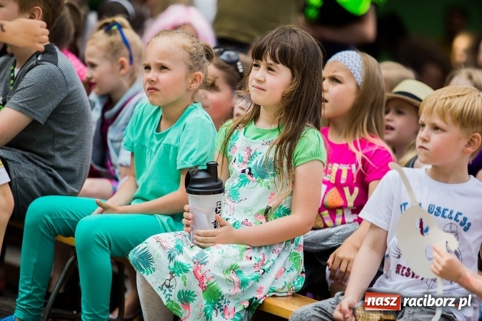 Zdjęcie w galerii na portalu naszraciborz.pl: Festyn rodzinny w Szkole Podstawowej nr 13 wiadomości z regionu