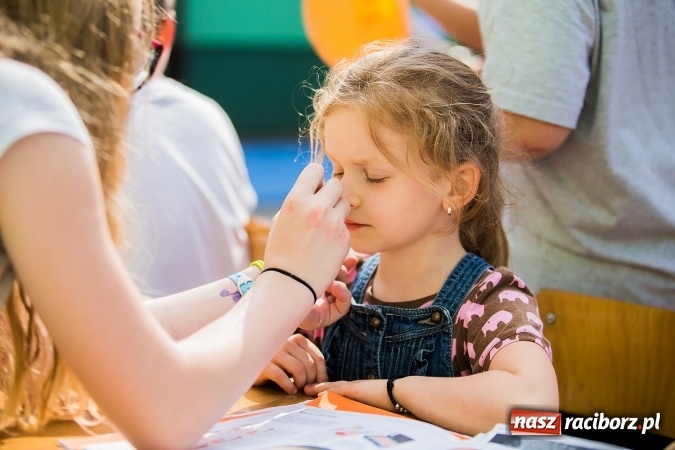 Zdjęcie w galerii na portalu naszraciborz.pl: Festyn rodzinny w Szkole Podstawowej nr 13 wiadomości z regionu