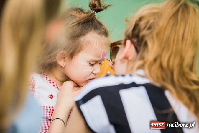 Zdjęcie w galerii na portalu naszraciborz.pl: Festyn rodzinny w Szkole Podstawowej nr 13 wiadomości z regionu