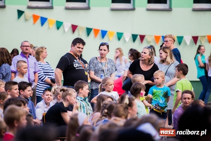 Zdjęcie w galerii na portalu naszraciborz.pl: Festyn rodzinny w Szkole Podstawowej nr 13 wiadomości z regionu