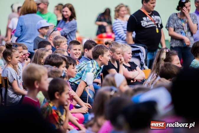 Zdjęcie w galerii na portalu naszraciborz.pl: Festyn rodzinny w Szkole Podstawowej nr 13 wiadomości z regionu