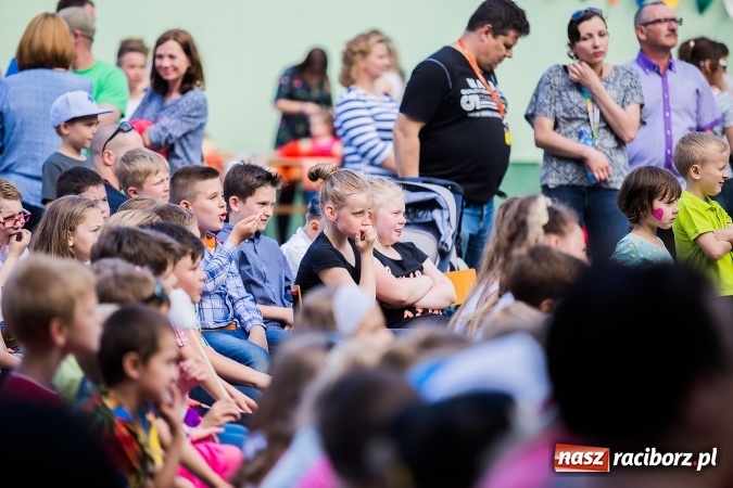 Zdjęcie w galerii na portalu naszraciborz.pl: Festyn rodzinny w Szkole Podstawowej nr 13 wiadomości z regionu