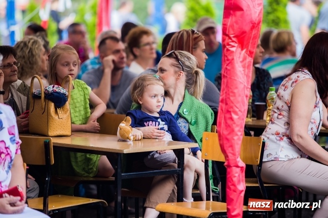 Zdjęcie w galerii na portalu naszraciborz.pl: Festyn rodzinny w Szkole Podstawowej nr 13 wiadomości z regionu