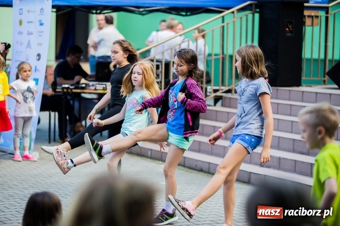 Zdjęcie w galerii na portalu naszraciborz.pl: Festyn rodzinny w Szkole Podstawowej nr 13 wiadomości z regionu