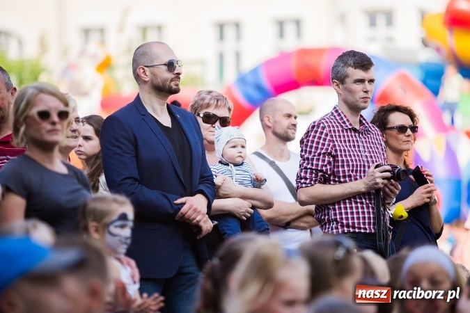 Zdjęcie w galerii na portalu naszraciborz.pl: Festyn rodzinny w Szkole Podstawowej nr 13 wiadomości z regionu