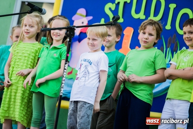 Zdjęcie w galerii na portalu naszraciborz.pl: Festyn rodzinny w Szkole Podstawowej nr 13 wiadomości z regionu