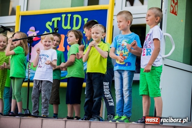 Zdjęcie w galerii na portalu naszraciborz.pl: Festyn rodzinny w Szkole Podstawowej nr 13 wiadomości z regionu