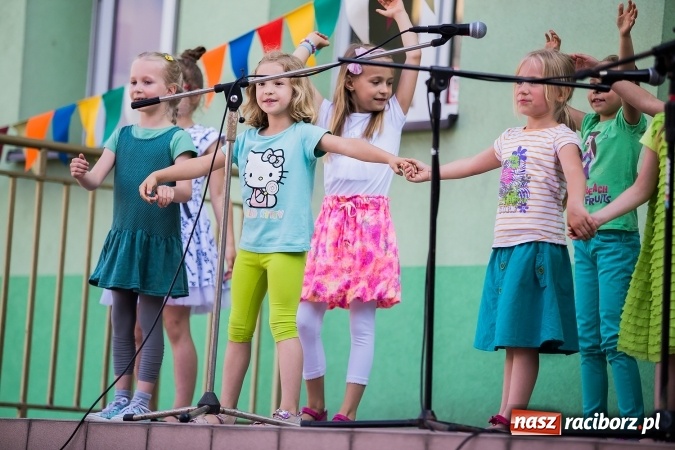 Zdjęcie w galerii na portalu naszraciborz.pl: Festyn rodzinny w Szkole Podstawowej nr 13 wiadomości z regionu