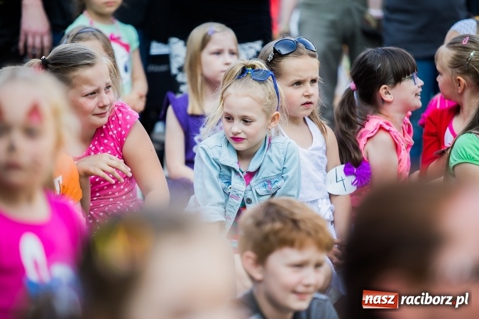 Zdjęcie w galerii na portalu naszraciborz.pl: Festyn rodzinny w Szkole Podstawowej nr 13 wiadomości z regionu